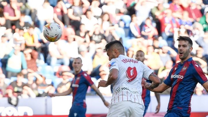 Marca ‘Tecatito’ doblete en victoria de Sevilla