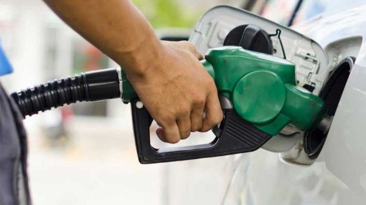 Denuncian a gasolinera de avenida Lázaro Cárdenas por despachar agua