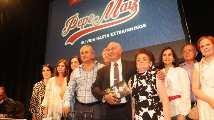 Presentan libro de Pepe Maiz