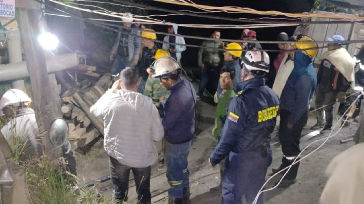 Rescatan a nueve trabajadores atrapados en mina de Colombia