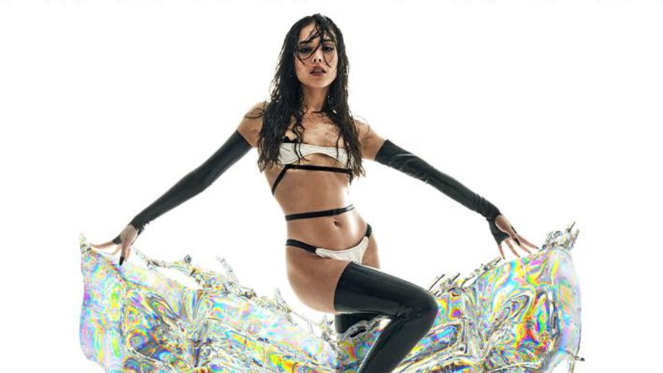 Danna Paola anunciando su gira 'XT4S1S'. Foto: Facebook