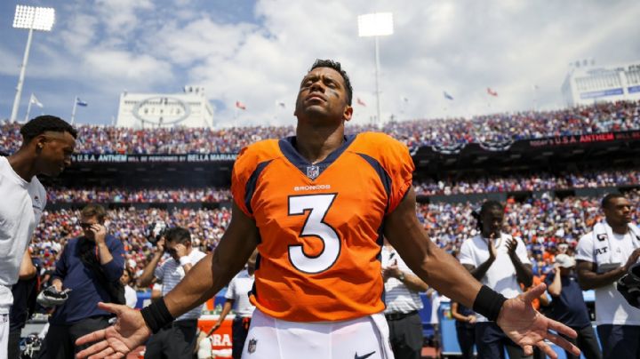 NFL: Russell Wilson dice que Broncos le exigió cambiar su contrato o lo enviaría a la banca