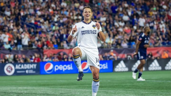 'Chicharito' supera los 200 goles y falla un penal a lo 'Panenka'