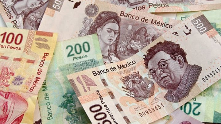 Dólar baja de los 19 pesos por primera vez desde 2020