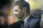 Operan por traumatismo torácico a Jeremy Renner tras accidente
