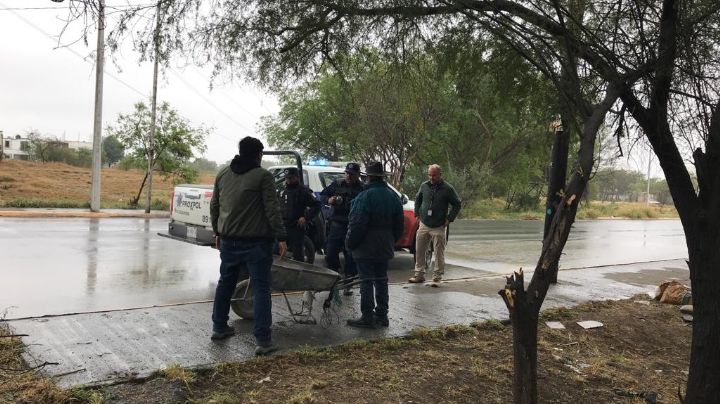 Detienen a hombre por tirar escombro en Escobedo