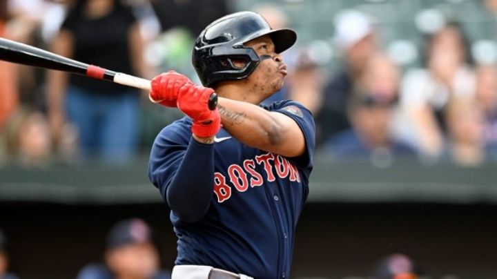 Rafael Devers firma por 331 millones de dólares con Boston
