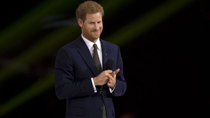 Príncipe Harry no regresaría a sus funciones en la casa real