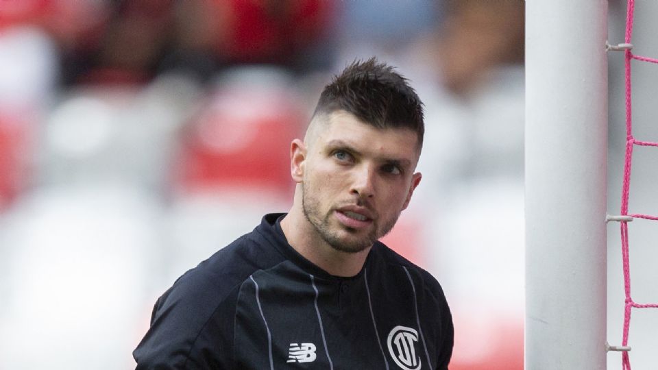 Volpi fue agredido por Ángel Sosa, directivo de Querétaro, tras el partido entre los Diablos Rojos y los Gallos Blancos