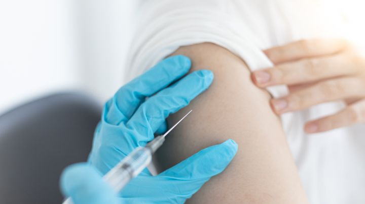 Anuncian campaña de vacunación contra influenza y covid-19, ¿Cuándo iniciará?