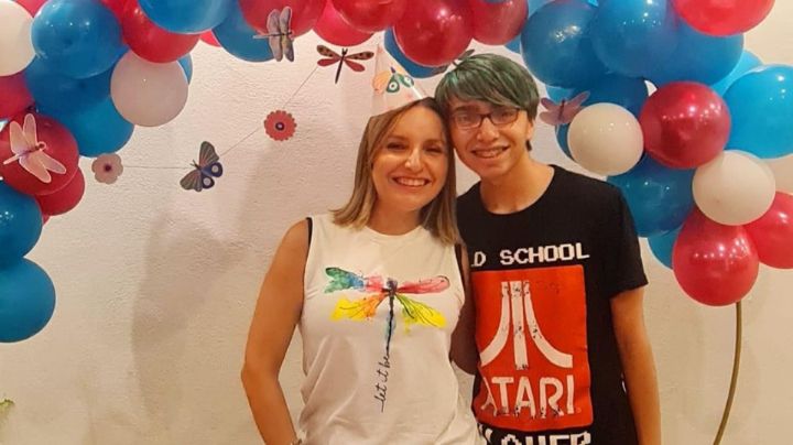 A Mónica, sobreviviente de cáncer de mama, la salvó su costumbre de revisarse