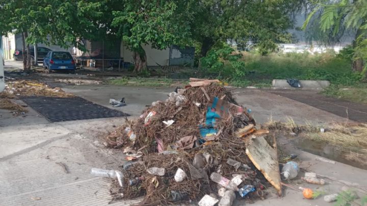 Escobedo hace limpieza de alcantarillas previo a semana de lluvias