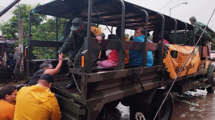 Ante paso de 'Norma' cierran aeropuertos y desalojan familias en Sinaloa