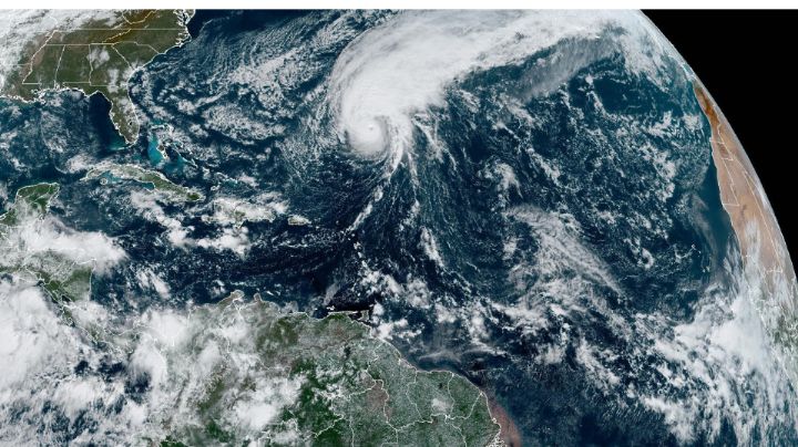  Huracán Tammy se fortalece a categoría 2 en el Atlántico