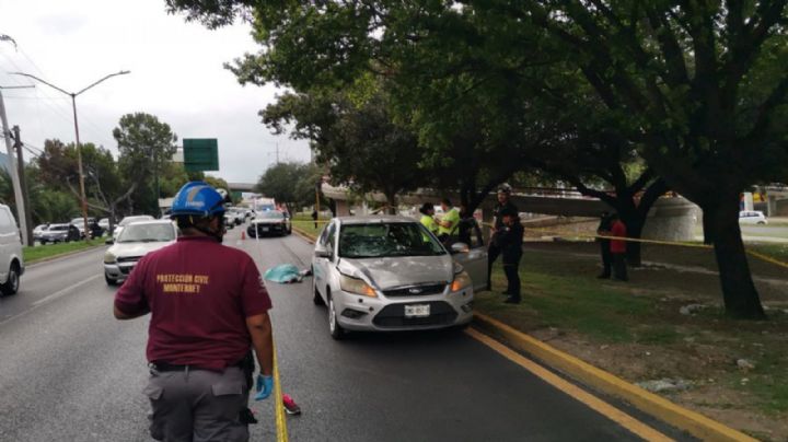 Muere mujer atropellada en avenida Lázaro Cárdenas en Monterrey
