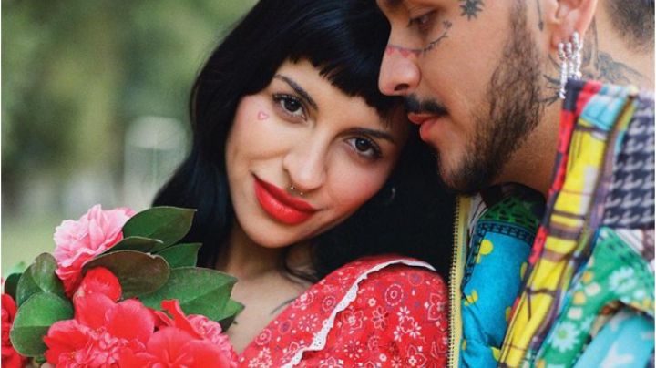 Christian Nodal y Cazzu aparecen por primera vez con su hija