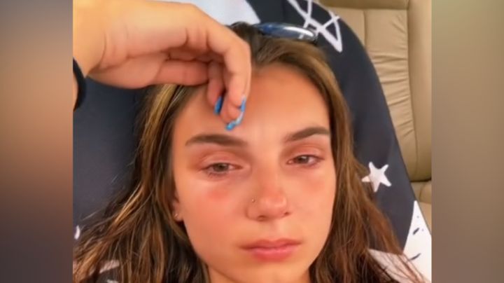 Al tener una cita gracias a Tinder, mujer es rechazada por 'parecer mayor' y conmueve con su mensaje