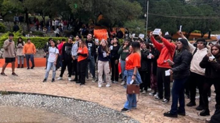Protestan alumnos de la facultad de Comunicación por triunfo de Mario Rojo