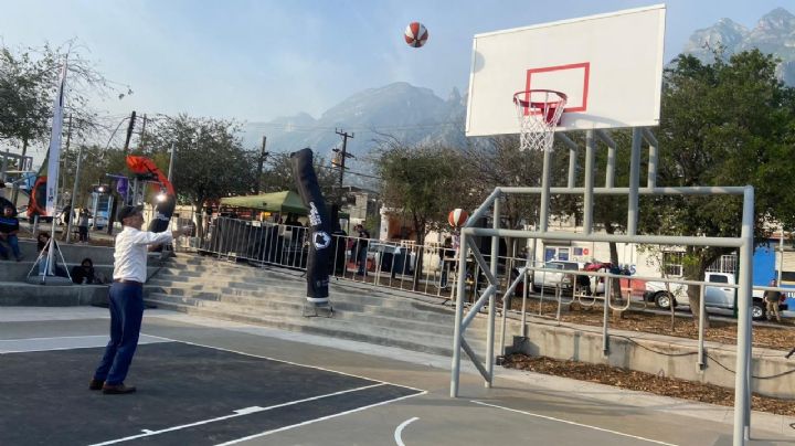 San Pedro inaugura 2 canchas de básquetbol en el parque Clouthier