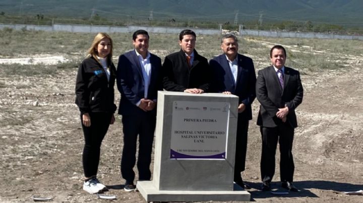 Colocan primera piedra en construcción del Hospital Universitario en Salinas Victoria