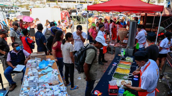 Taquería de CDMX lleva miles de tacos a damnificados de Acapulco