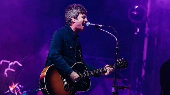 Noel Gallagher pasea en Xochimilco y brinda nostálgico concierto en CDMX