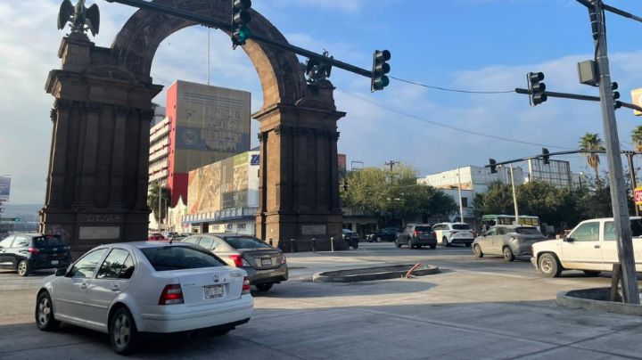 Reabren circulación en arco de la avenida Pino Suárez