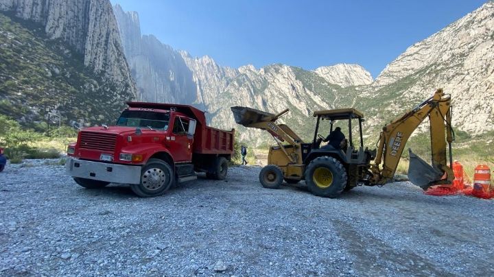 Avanzan obras de adecuaciones viales en La Huasteca, en Santa Catarina