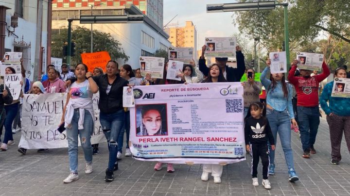 Mamá e hijos de Perla Iveth marchan en Monterrey y exigen su localización con vida