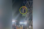 Video: Joven queda colgada de rueda de la fortuna y se cae