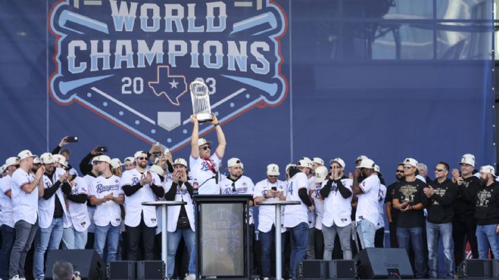 Los Rangers celebran su triunfo con la promesa de ganar otra Serie Mundial