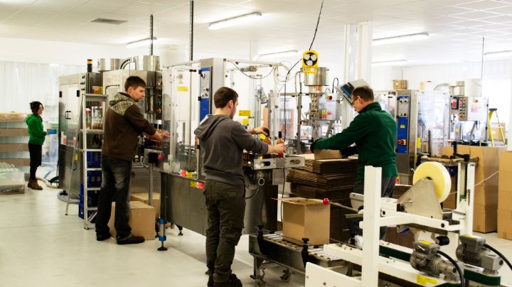 Sector manufacturero en México cae 4.1 puntos en su crecimiento con respecto a 2022: Caintra