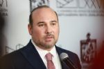 Posible remoción de Arturo Salinas divide opiniones en Congreso