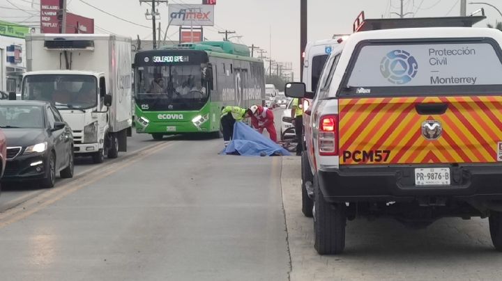Muere adulto mayor tras caer de su bicicleta en Monterrey