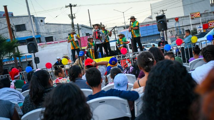 Ofrecen concierto de cumbia colombiana para migrantes de Casa Indi en Monterrey