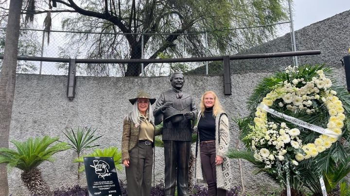 Reubican estatua de Eulalio González 'El Piporro' en Paseo Santa Lucía