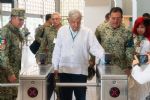 López Obrador llega a Cancún en Tren Maya