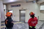 Falla en elevador del Metro en Félix U. Gómez deja atrapadas a dos personas