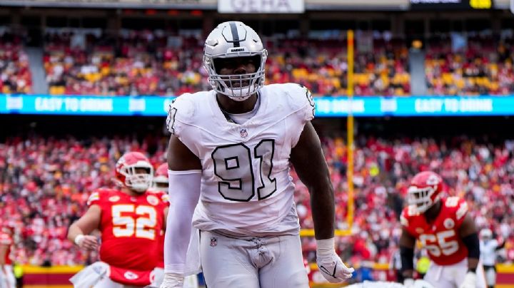NFL: Raiders sorprende a Chiefs y se mantiene en la pelea por llegar a playoffs