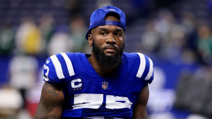 NFL: Shaq Leonard firma con los Philadelphia Eagles