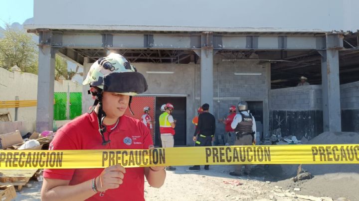 Mueren 5 trabajadores al caer elevador en plaza comercial de Cumbres, en Monterrey