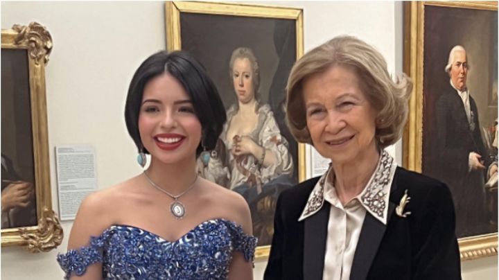 Ángela Aguilar le canta a la realeza española