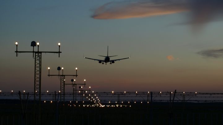 Senado aprueba por vía rápida dictamen de la Ley de Protección del Espacio Aéreo