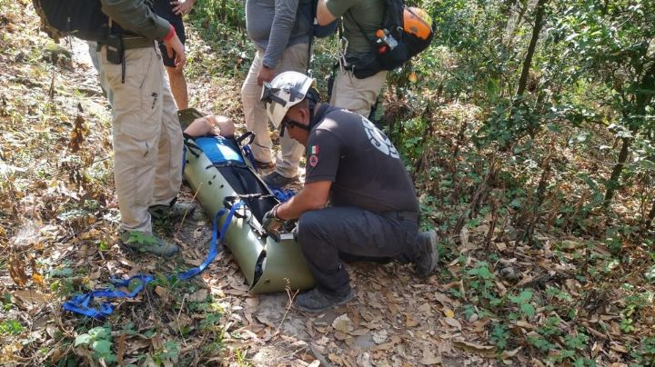 Rescatan a persona; sufrió caída en Parque La Estanzuela