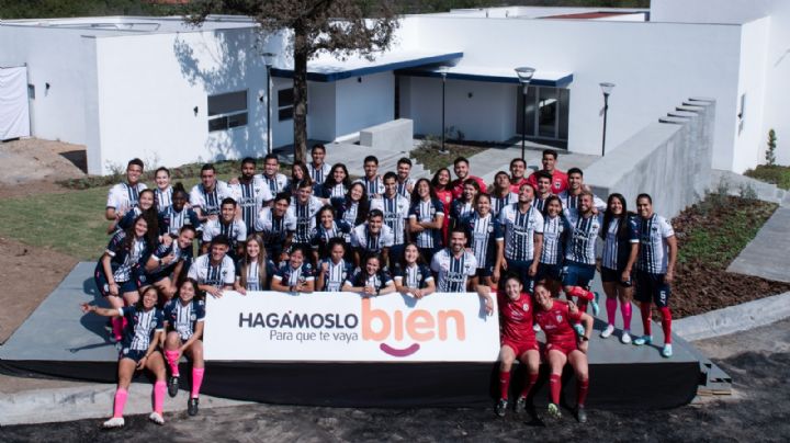 Rayados y Rayadas se toman la fotografía oficial
