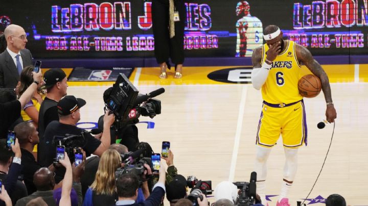 LeBron James quiere jugar en NBA 2 años más