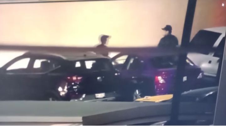 Video: Cometen robo tipo cristalazo y son detenidos en Escobedo