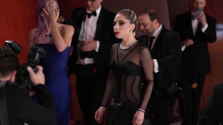 ¿Fotógrafo tocó indebidamente a Lady Gaga en los Oscar?
