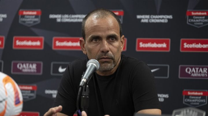Óscar Pareja se lanza contra el arbitraje: Somos respetuosos, pero no estúpidos