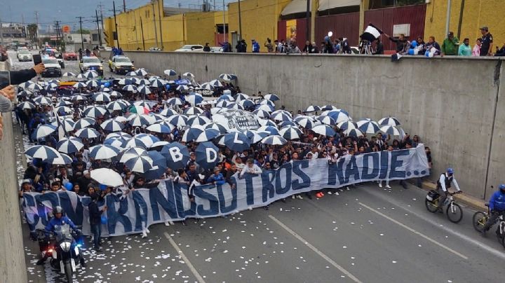 Caravana de aficionados de Rayados termina sin incidentes
